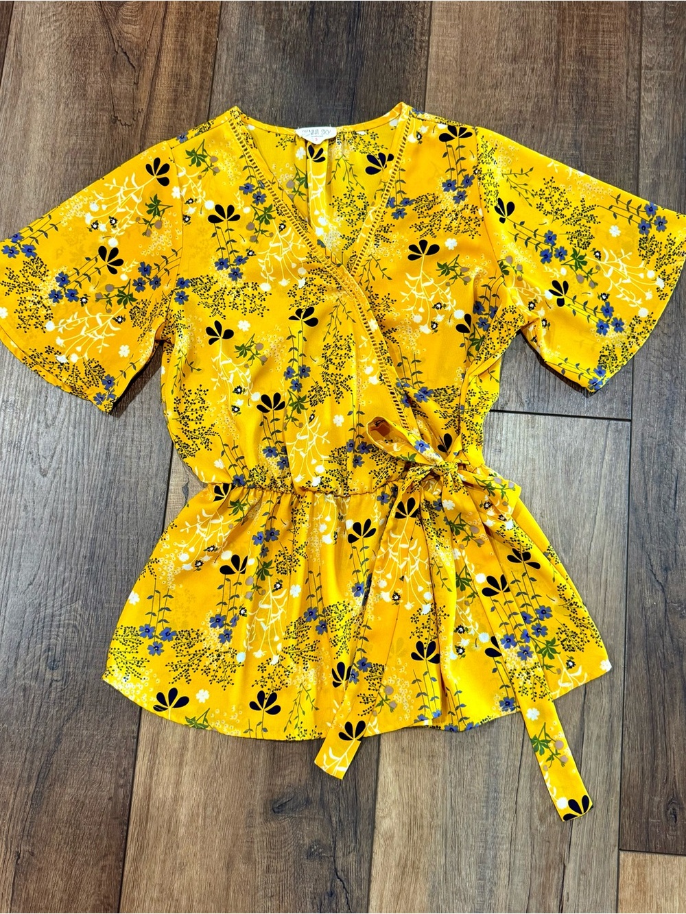 Women’s Sienna Sky Size Small Yellow Blouse